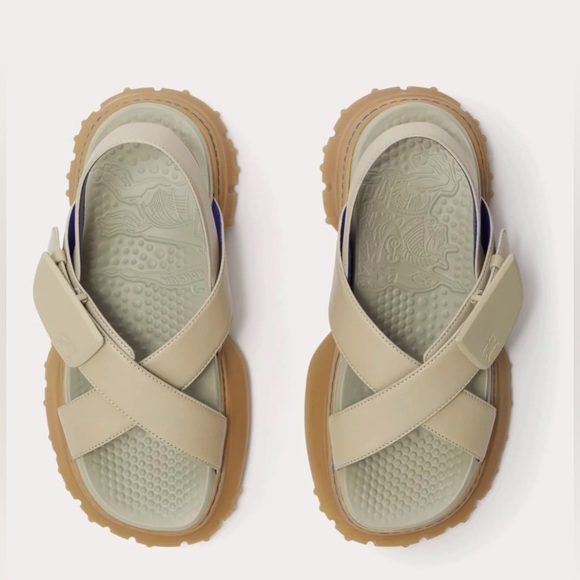 Burberry - Pebble Leather Field Sandals - Picture 2 of 6